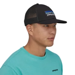 Kappe Patagonia P6 Logo LoPro Trucker Hat Black Unisex -Camping Geschäft 38283 BLK EK4