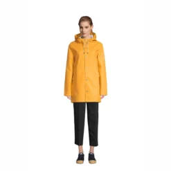 Regenjacke Stutterheim Stockholm Warm Honey Unisex -Camping Geschäft 4 stutterheim ss19 unisex raincoat stockholm warm honey female front 1