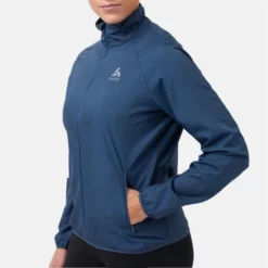 Laufjacke Odlo Essential Light Blue Wing Teal Damen 12 Laufjacke Odlo Essential Light Blue Wing Teal Damen -Camping Geschäft 5 313861 20592 4
