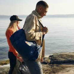 Fjallraven Reisetasche Fjällräven Vardag Duffel 30 Deep Forest -Camping Geschäft 5 SS20KO DSC7597