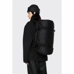 Reisetasche Rains Duffel Bag Small Unisex Black 15 Reisetasche Rains Duffel Bag Small Unisex Black -Camping Geschäft 7 13360 black women 1
